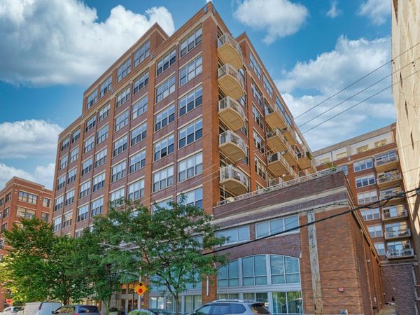 933 W Van Buren Street , Unit 821, Chicago, IL 60607