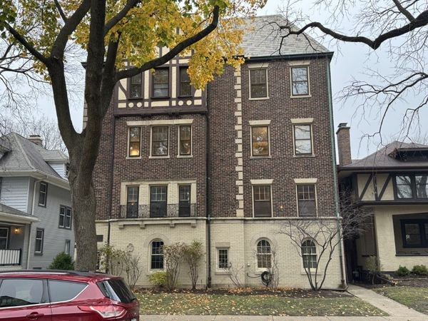 1114 MAPLE Avenue , Unit 2B, Evanston, IL 60202