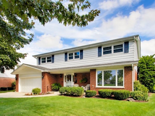 2424 E Miner Street , Arlington Heights, IL 60004