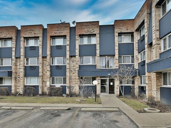 8637 1/2 W FOSTER Avenue , Unit 1B, Chicago, IL 60656