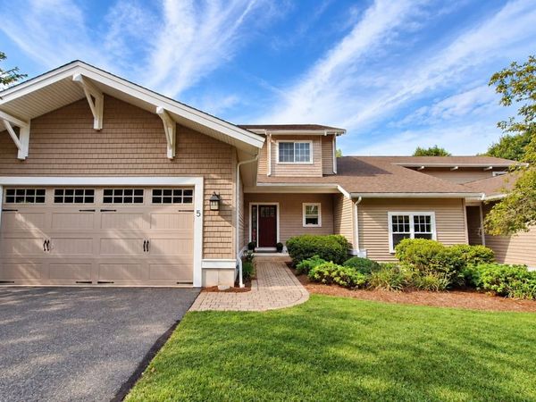 5 Walden Way, Unit 5, Milford, MA 01757