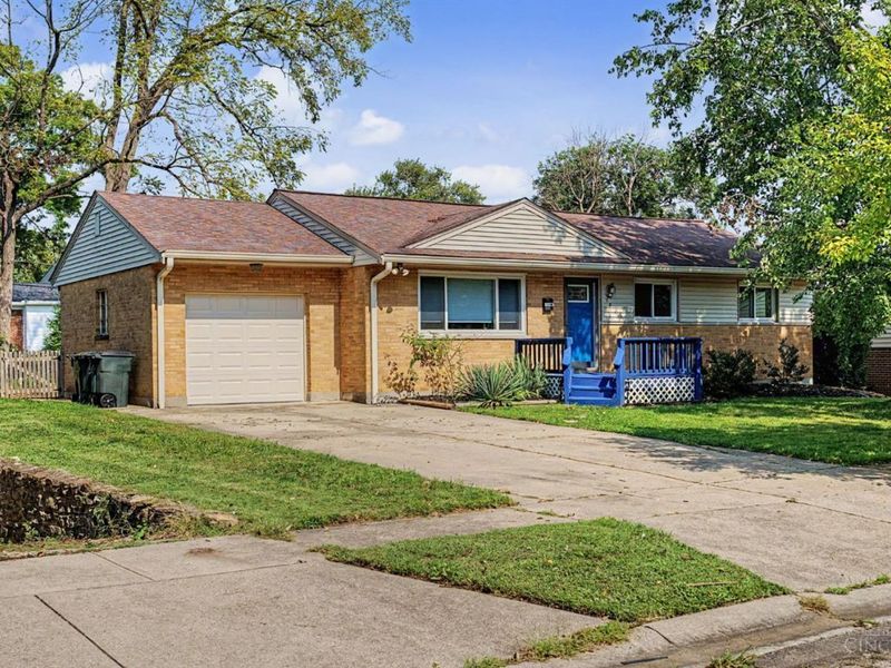 93 Julep Lane, Greenhills, OH 45218 Photo 2