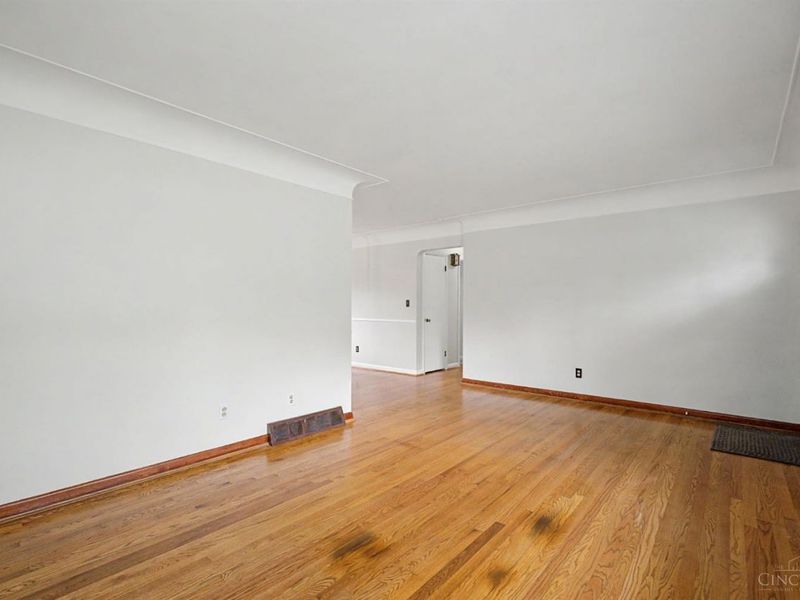 93 Julep Lane, Greenhills, OH 45218 Photo 8