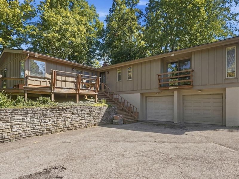 1875 Wolfangel Road, Anderson Township, OH 45255 Photo 2