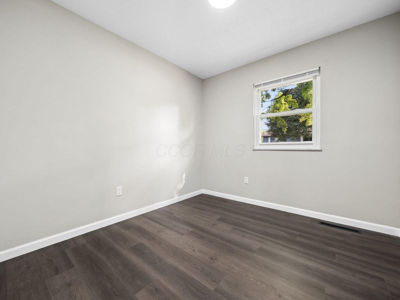 5048 Gunston Drive , Columbus, OH 43232 Photo 15