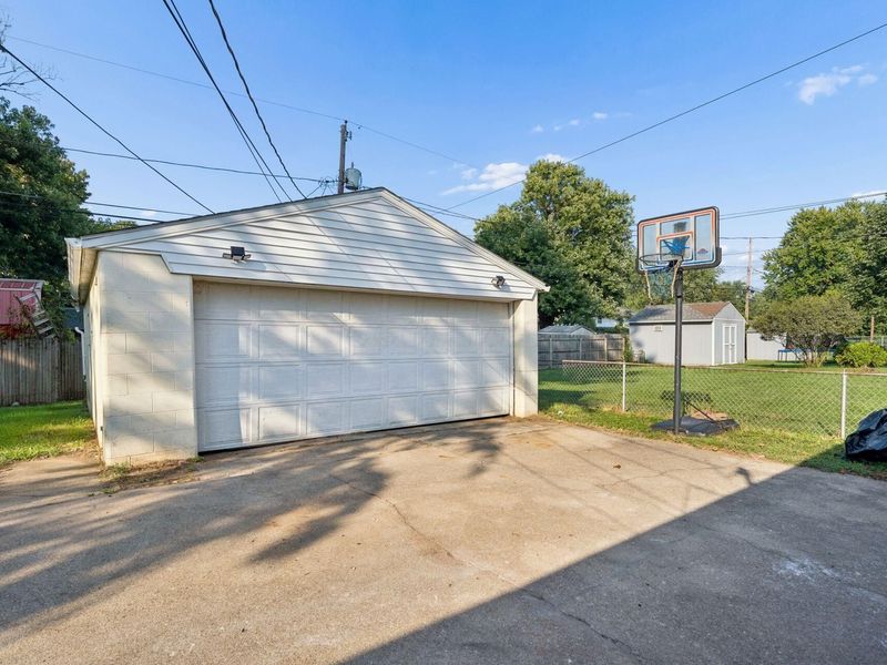 5048 Gunston Drive , Columbus, OH 43232 Photo 27