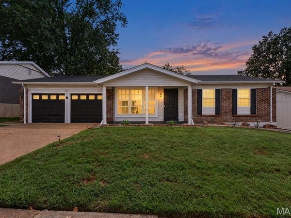 2414 Crestline Drive, St Louis, MO 63129