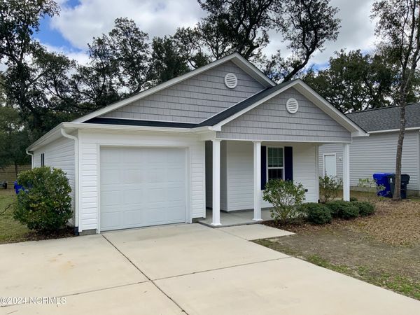 126 NW 8th Street , Oak Island, NC 28465