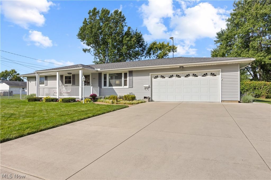 3610 Palm Springs Drive, Lorain, OH 44053 Main Photo