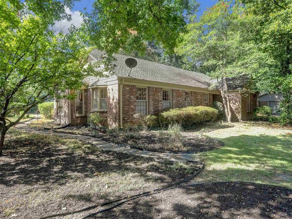 5721 WOODBRIAR CV, Memphis, TN 38120