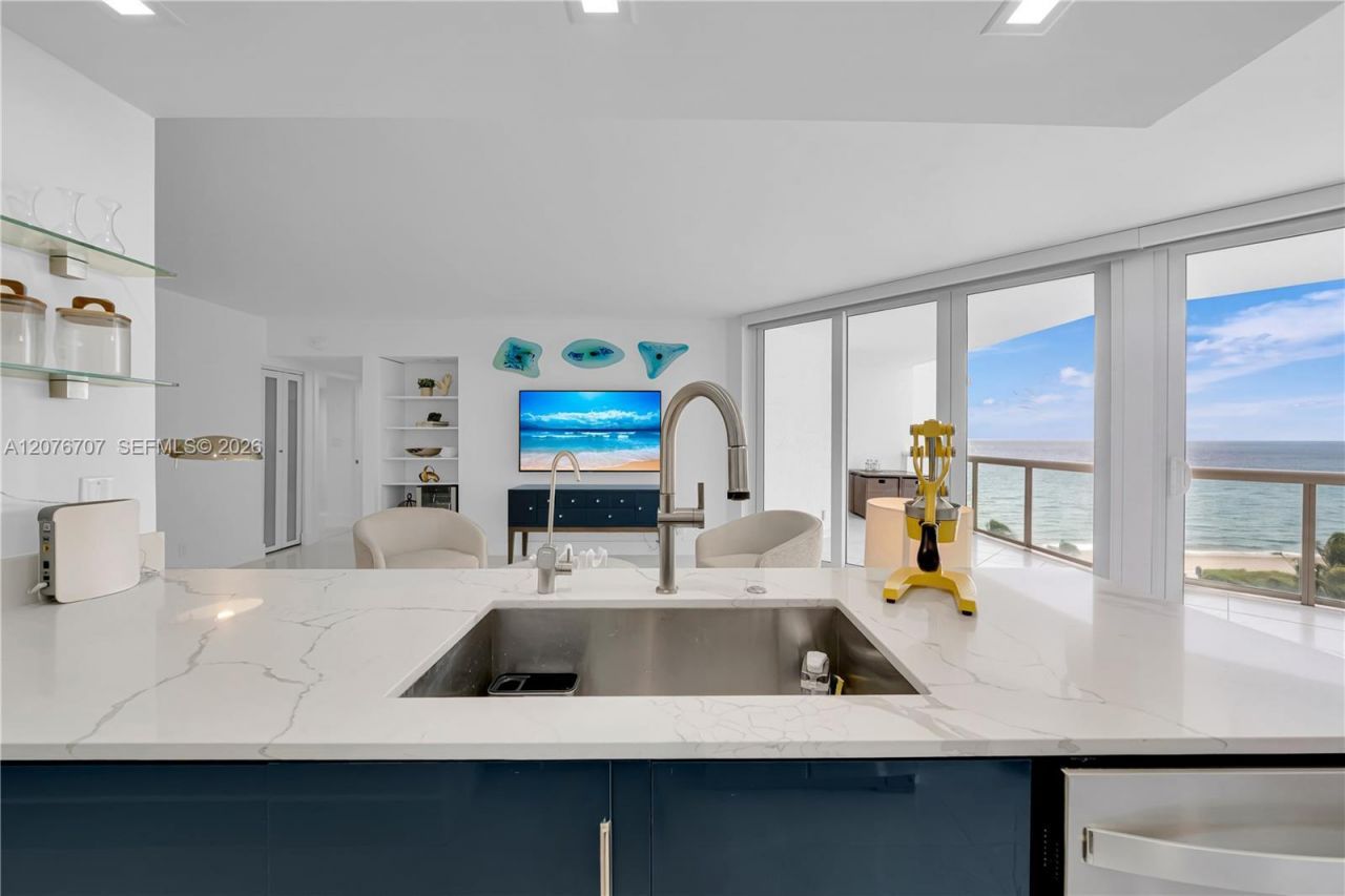 16425 Collins Ave , Unit 712, Sunny Isles Beach, FL 33160 Photo