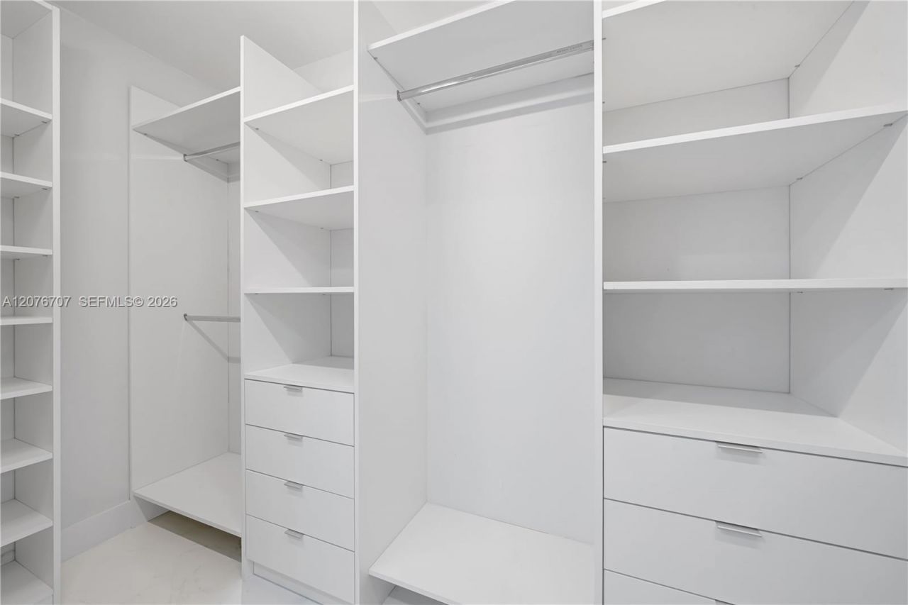 16425 Collins Ave , Unit 712, Sunny Isles Beach, FL 33160 Photo