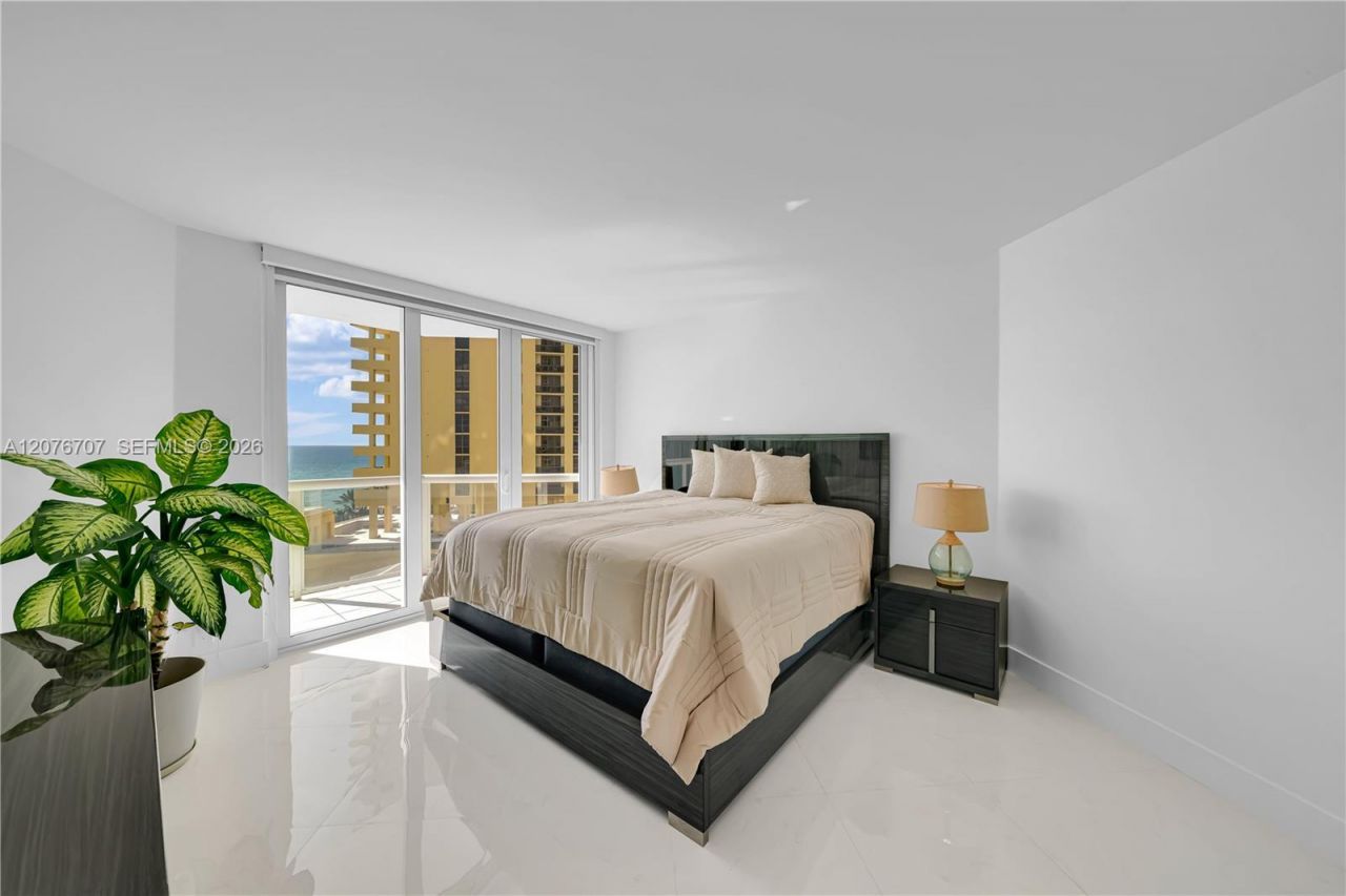16425 Collins Ave , Unit 712, Sunny Isles Beach, FL 33160 Photo