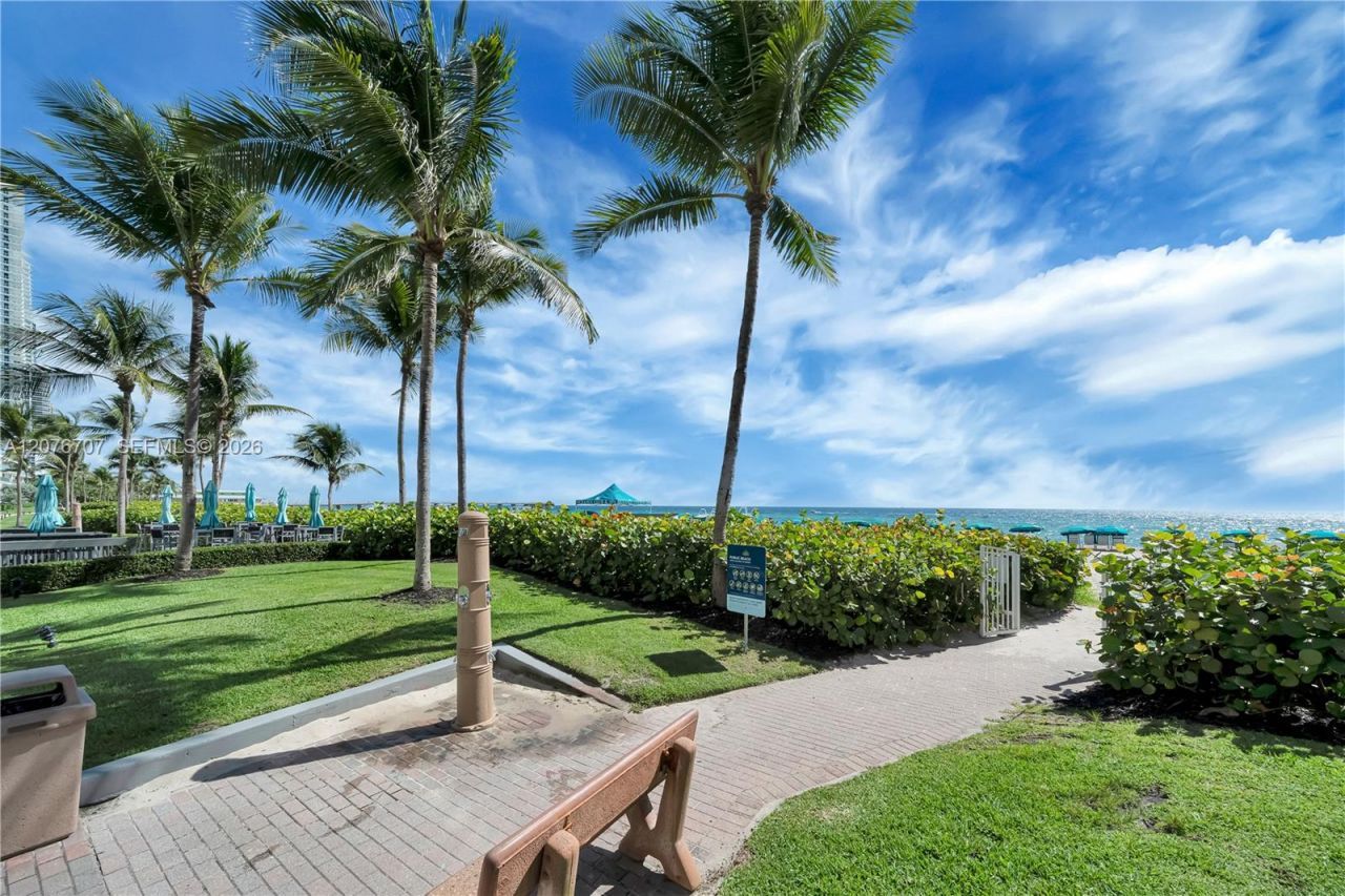 16425 Collins Ave , Unit 712, Sunny Isles Beach, FL 33160 Photo