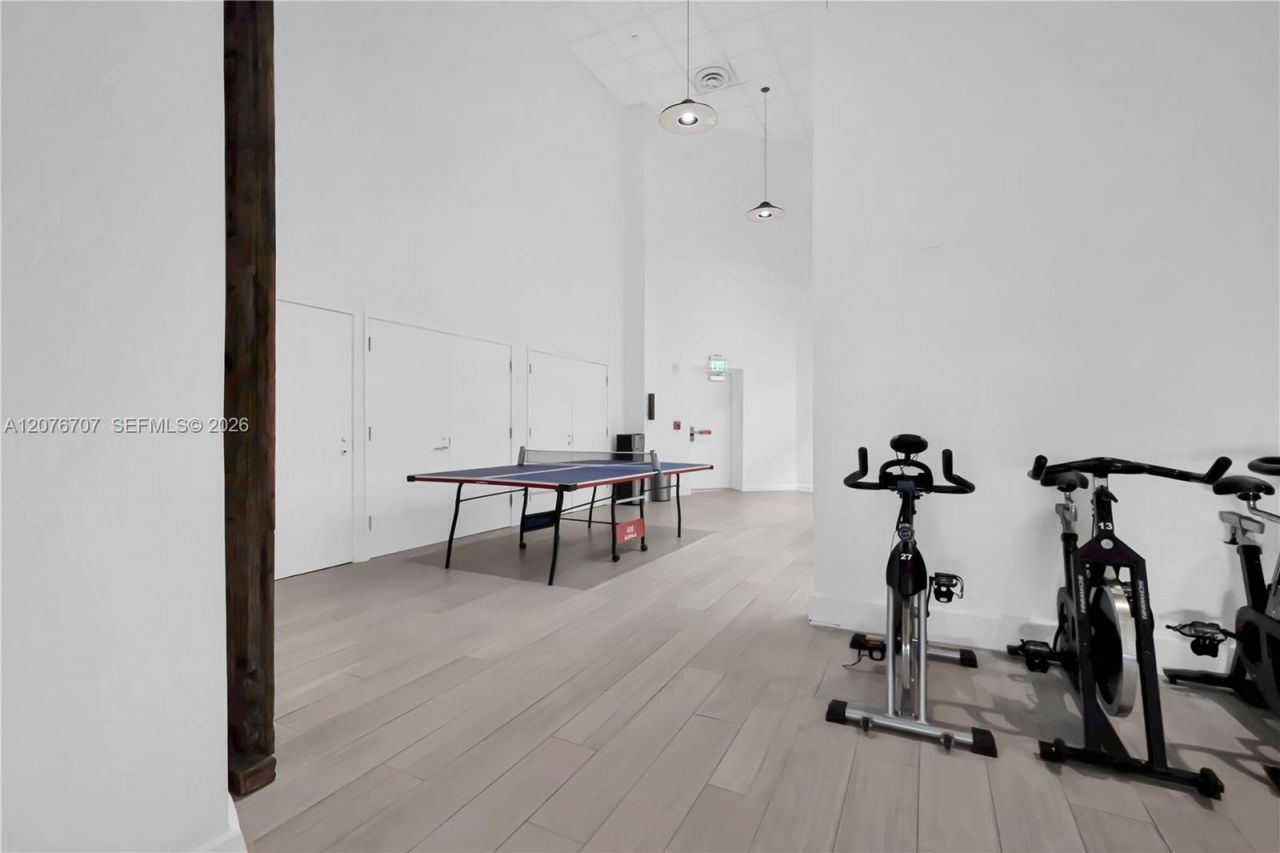 16425 Collins Ave , Unit 712, Sunny Isles Beach, FL 33160 Photo