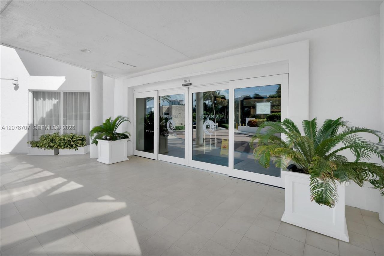 16425 Collins Ave , Unit 712, Sunny Isles Beach, FL 33160 Photo