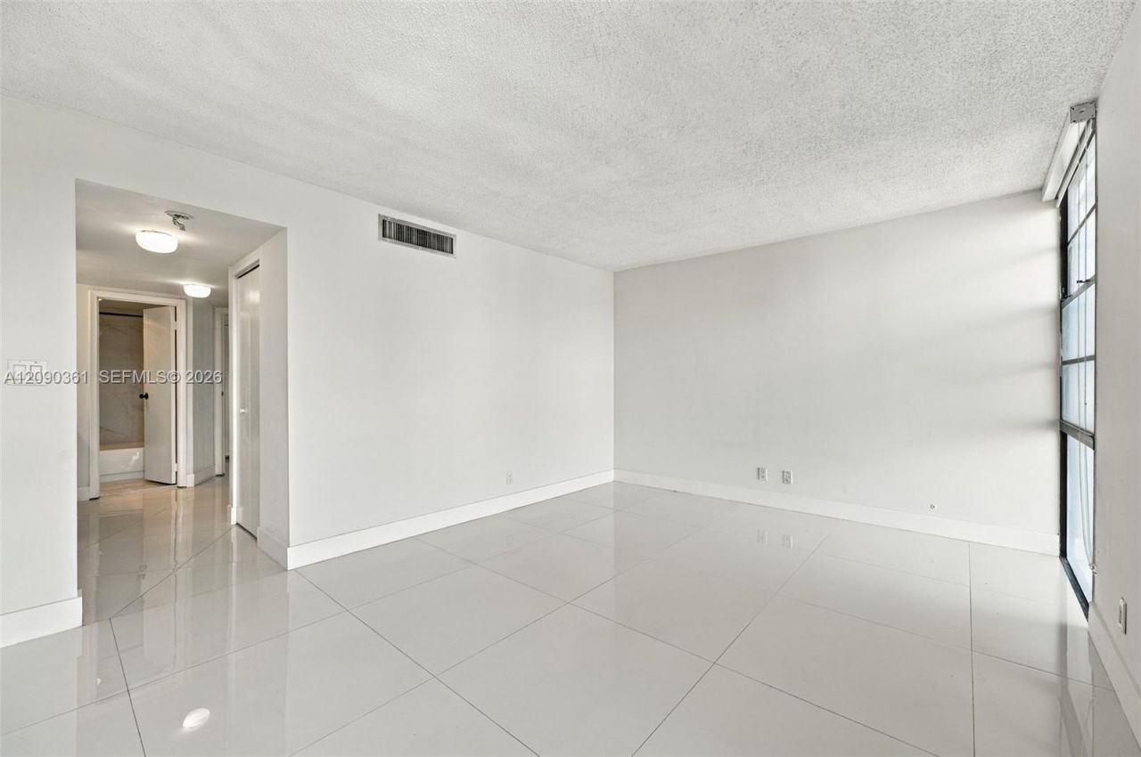 3475 N Country Club Dr, Unit 502, Aventura, FL 33180 Photo
