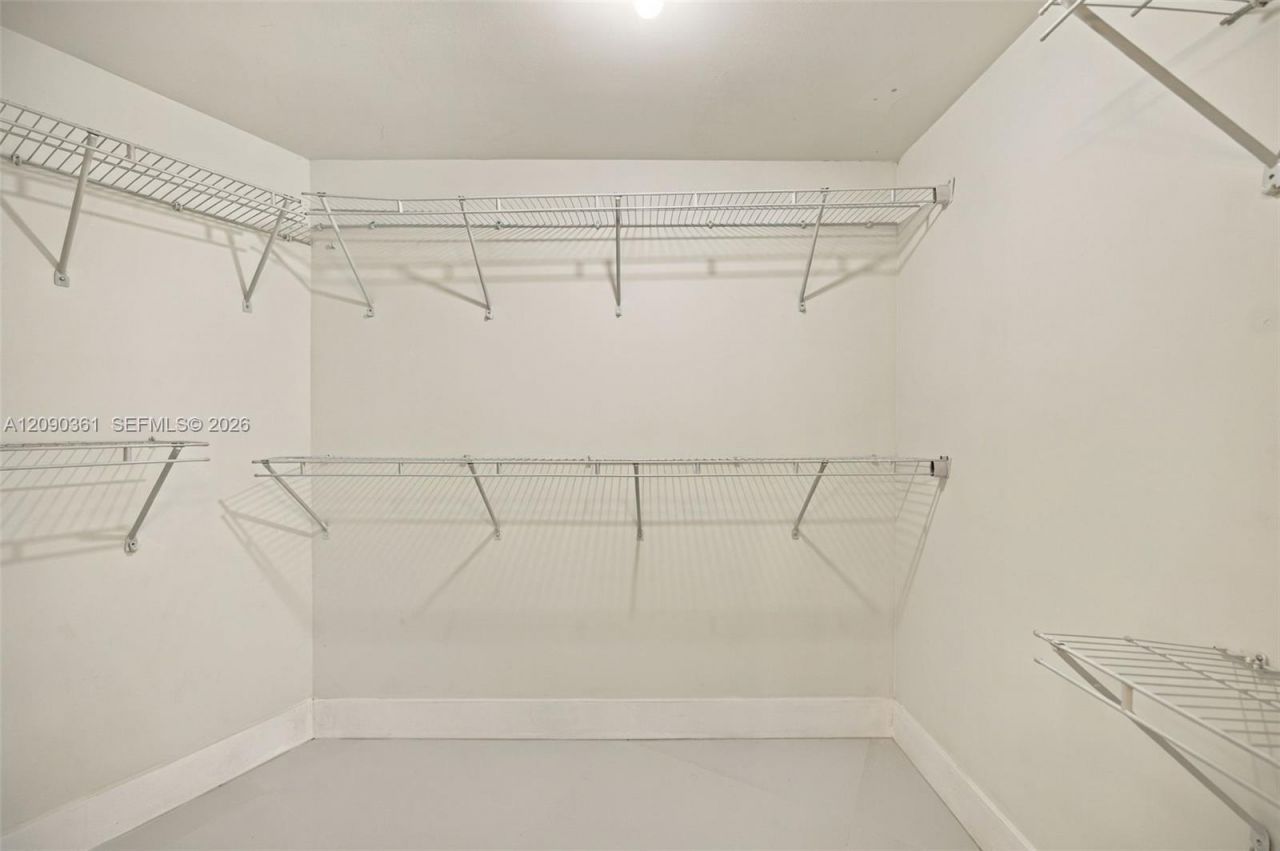 3475 N Country Club Dr, Unit 502, Aventura, FL 33180 Photo
