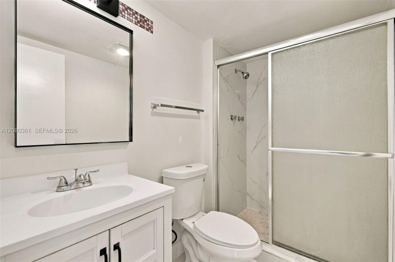 3475 N Country Club Dr, Unit 502, Aventura, FL 33180 Photo