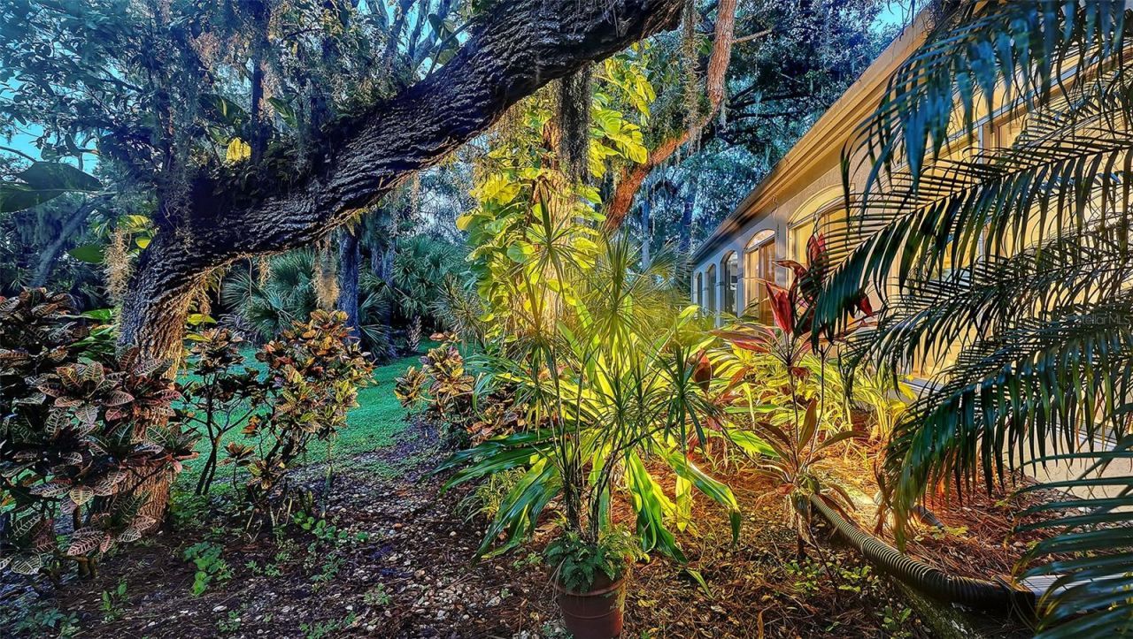 3477 Hadfield Greene, Unit 2, Sarasota, FL 34235 Photo