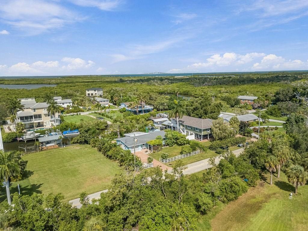 1831 Bayshore Drive, Terra Ceia, FL 34250 Photo