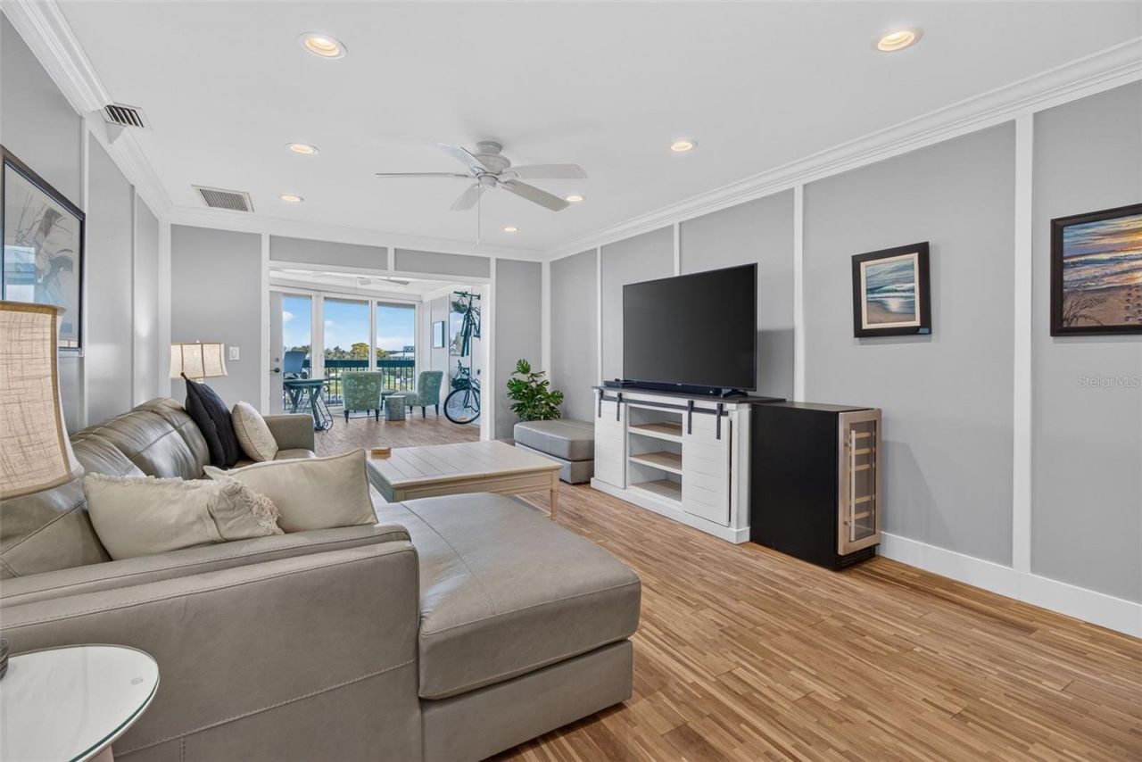 326 Windrush Boulevard, Unit 202, Indian Rocks Beach, FL 33785 Photo