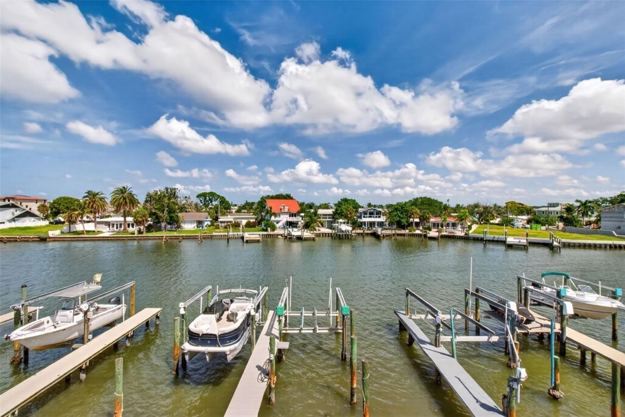 326 Windrush Boulevard, Unit 202, Indian Rocks Beach, FL 33785 Photo