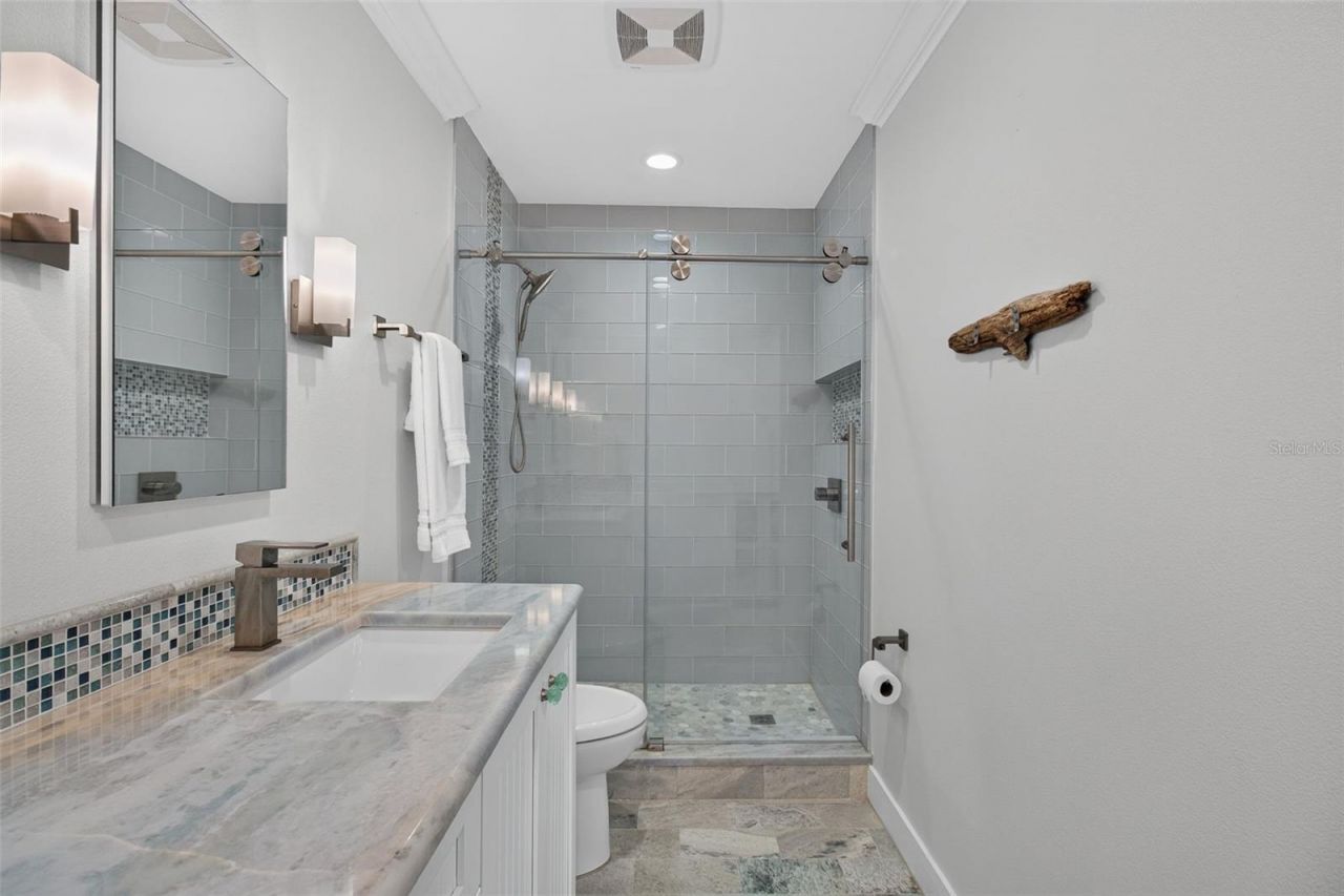 326 Windrush Boulevard, Unit 202, Indian Rocks Beach, FL 33785 Photo