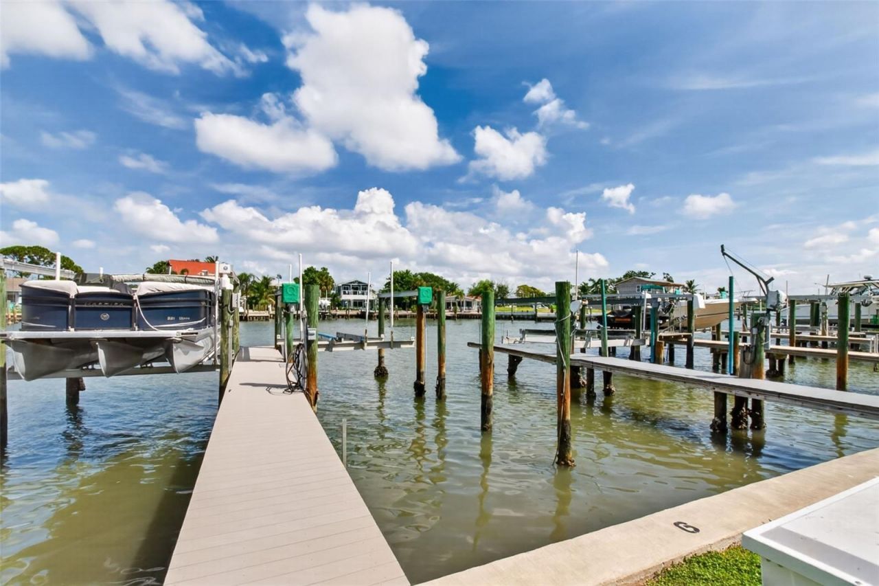 326 Windrush Boulevard, Unit 202, Indian Rocks Beach, FL 33785 Photo