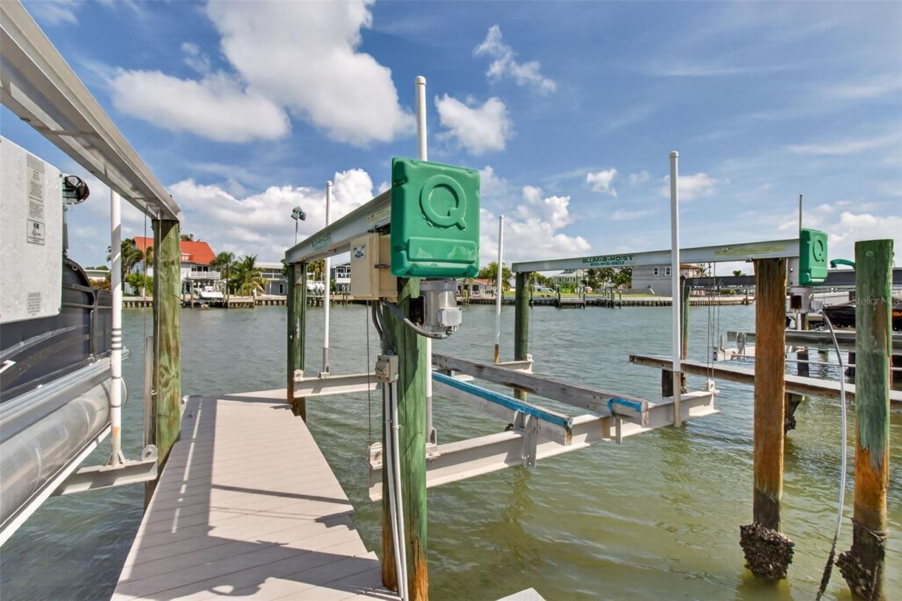 326 Windrush Boulevard, Unit 202, Indian Rocks Beach, FL 33785 Photo
