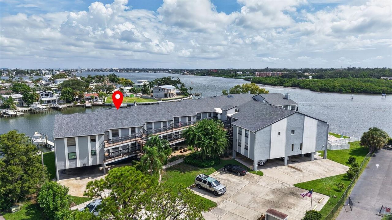 326 Windrush Boulevard, Unit 202, Indian Rocks Beach, FL 33785 Photo