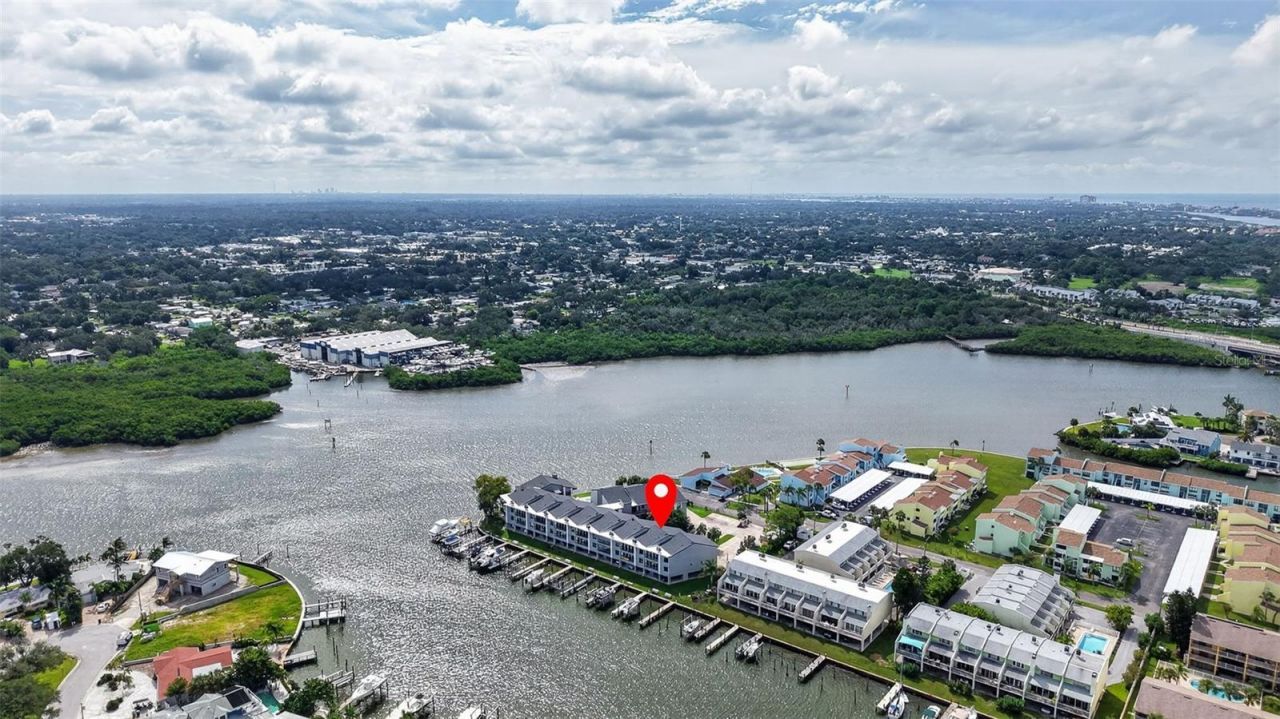 326 Windrush Boulevard, Unit 202, Indian Rocks Beach, FL 33785 Photo