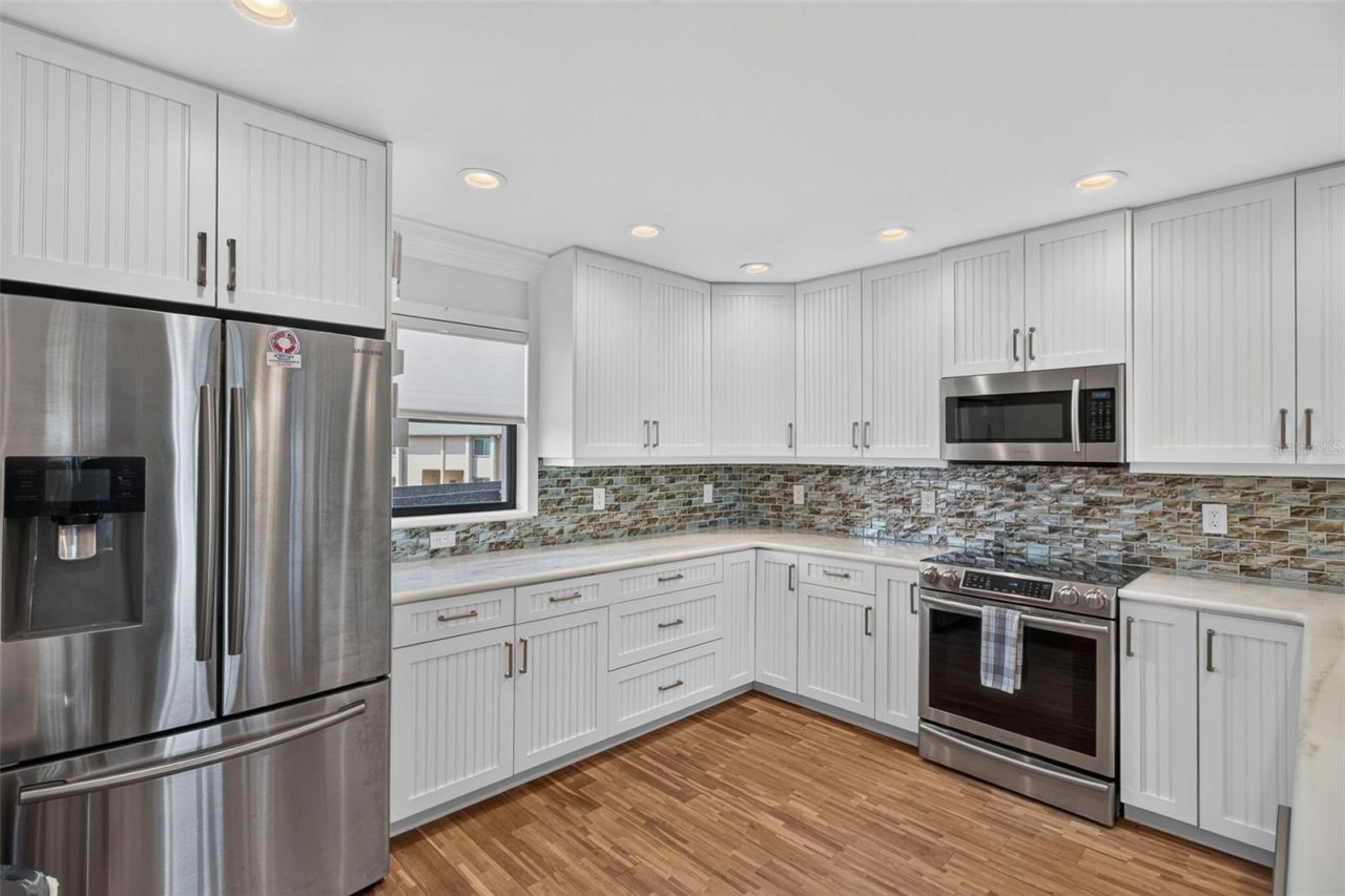326 Windrush Boulevard, Unit 202, Indian Rocks Beach, FL 33785 Photo