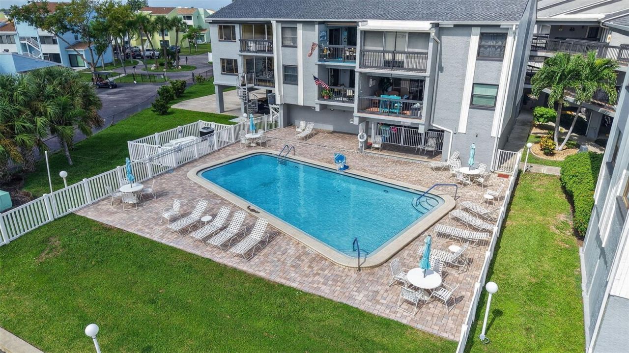 326 Windrush Boulevard, Unit 202, Indian Rocks Beach, FL 33785 Photo