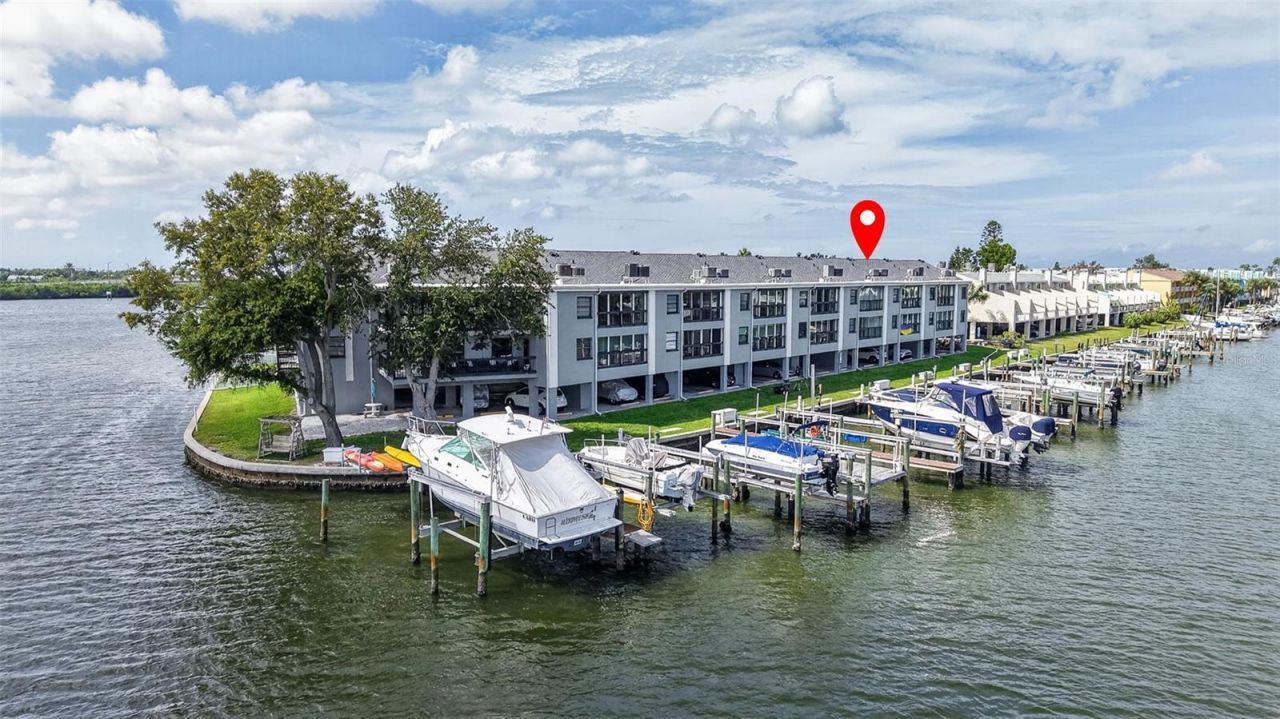 326 Windrush Boulevard, Unit 202, Indian Rocks Beach, FL 33785 Photo