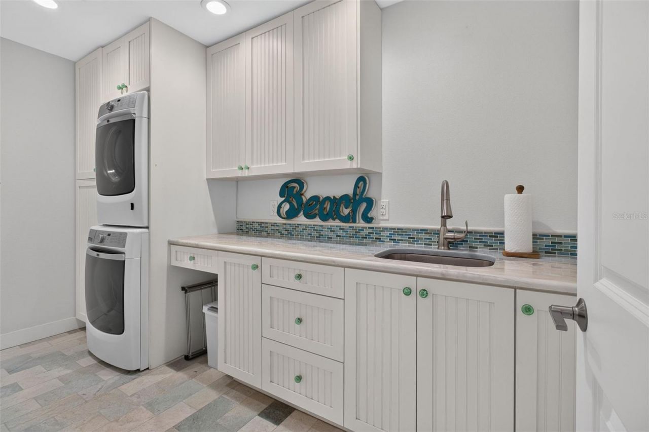 326 Windrush Boulevard, Unit 202, Indian Rocks Beach, FL 33785 Photo