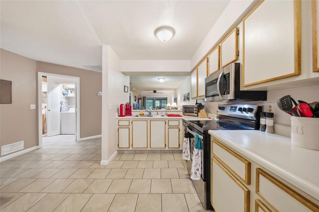 11715 Spring Tree Lane , Port Richey, FL 34668 Photo