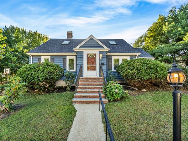 9 Priscilla Ln, Winchester, MA 01890