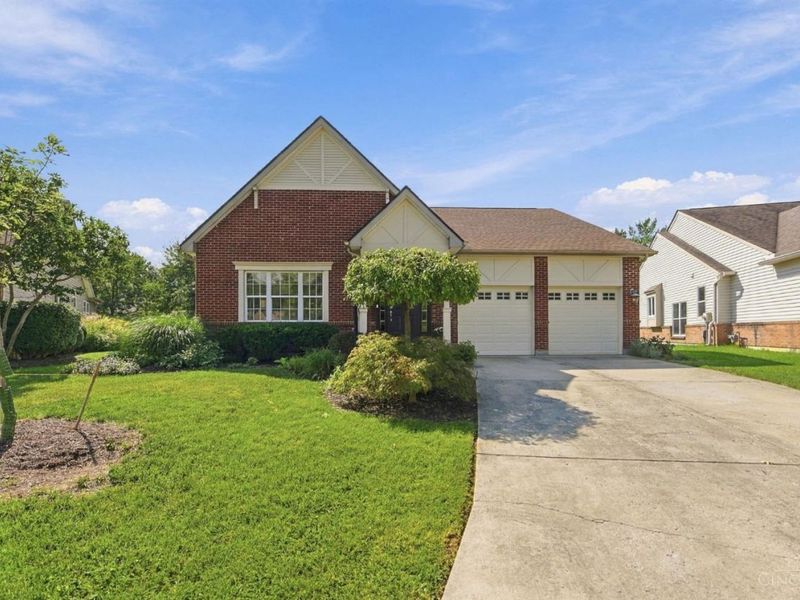 6955 Hunters Close, Maineville, OH 45039 Photo 1