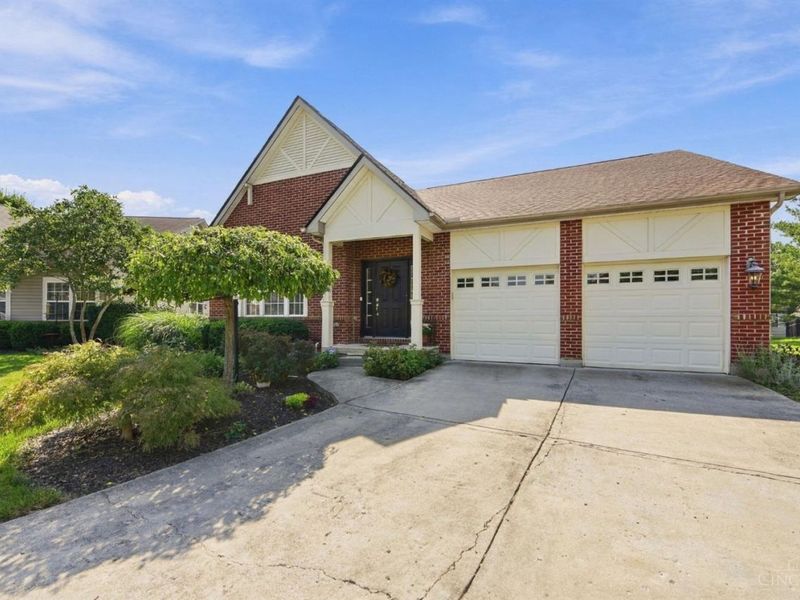 6955 Hunters Close, Maineville, OH 45039 Photo 3