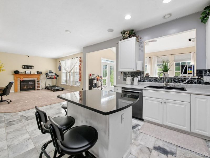 8200 Vadith Court, West Chester, OH 45069 Photo 9