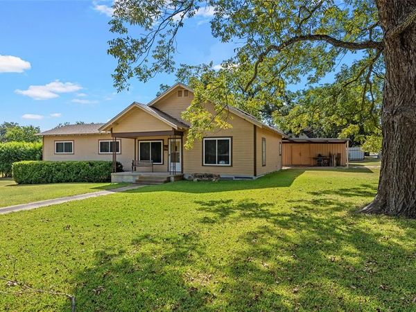 1314 W 9th Street , Clifton, TX 76634