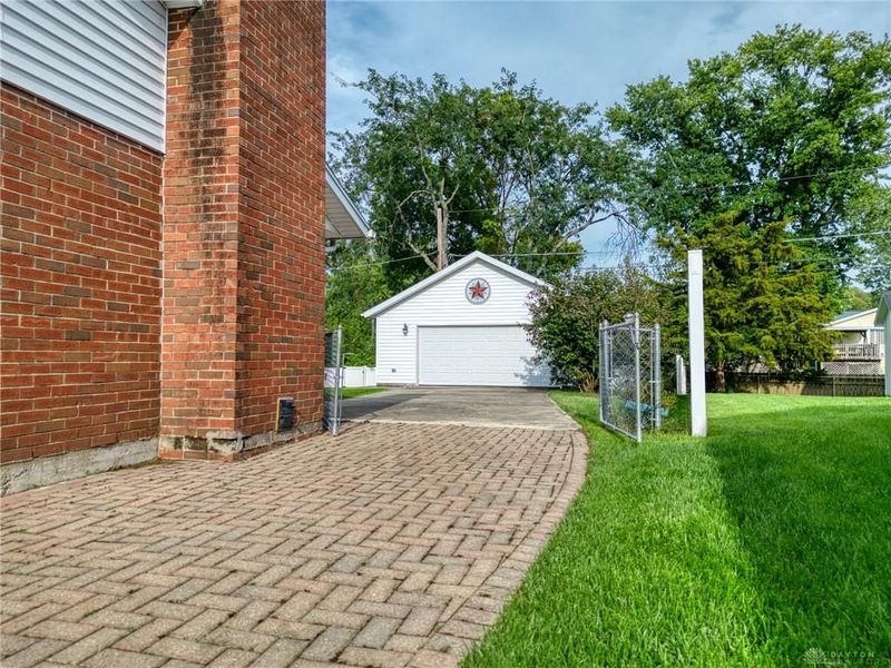 404 Bellaire Drive, Fairborn, OH 45324 Photo 2
