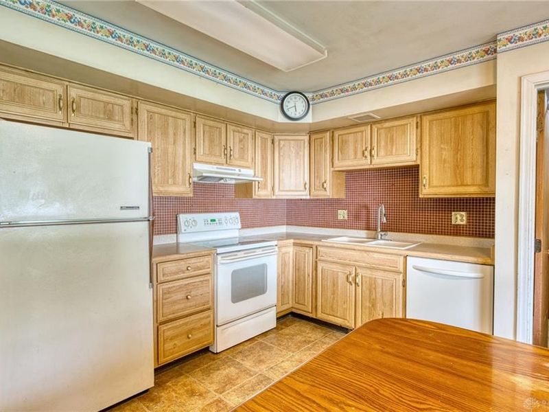 404 Bellaire Drive, Fairborn, OH 45324 Photo 8