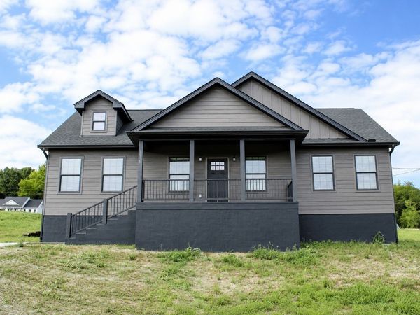 116 Crows Hill Drive , Gordonsville, TN 38563