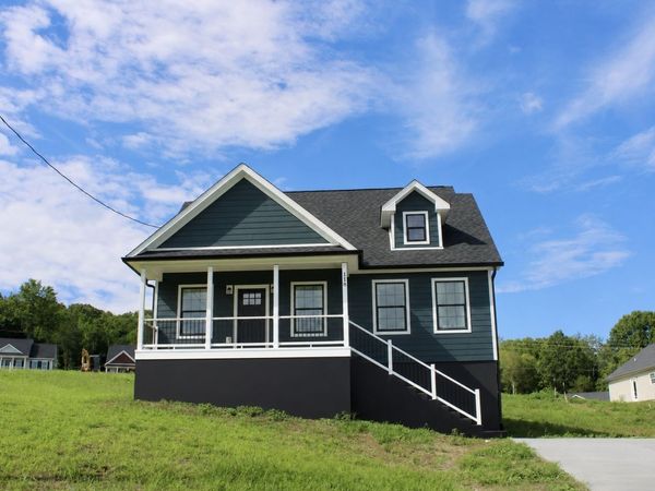 118 Crows Hill Drive , Gordonsville, TN 38563