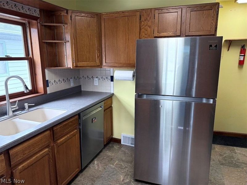 835 Albemarle Avenue, Cuyahoga Falls, OH 44221 Photo 7
