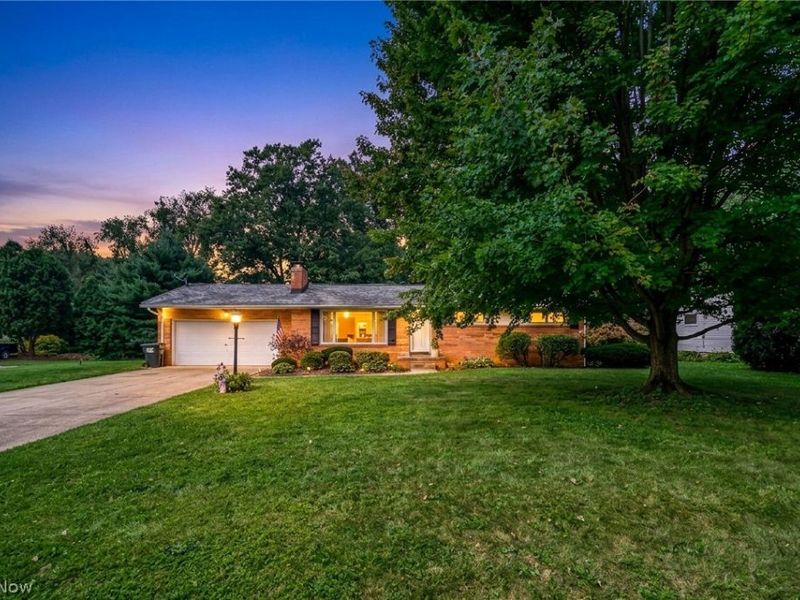 5665 Echodell Avenue NW, North Canton, OH 44720 Photo 2