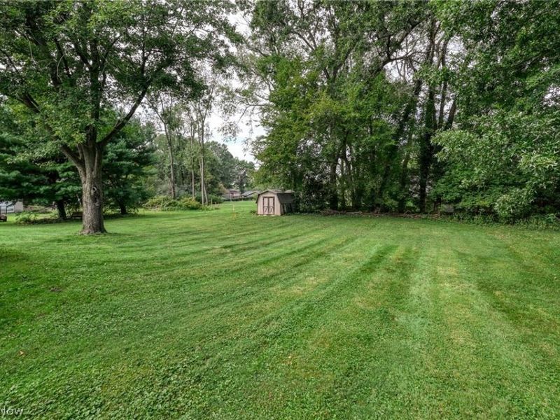 5665 Echodell Avenue NW, North Canton, OH 44720 Photo 27