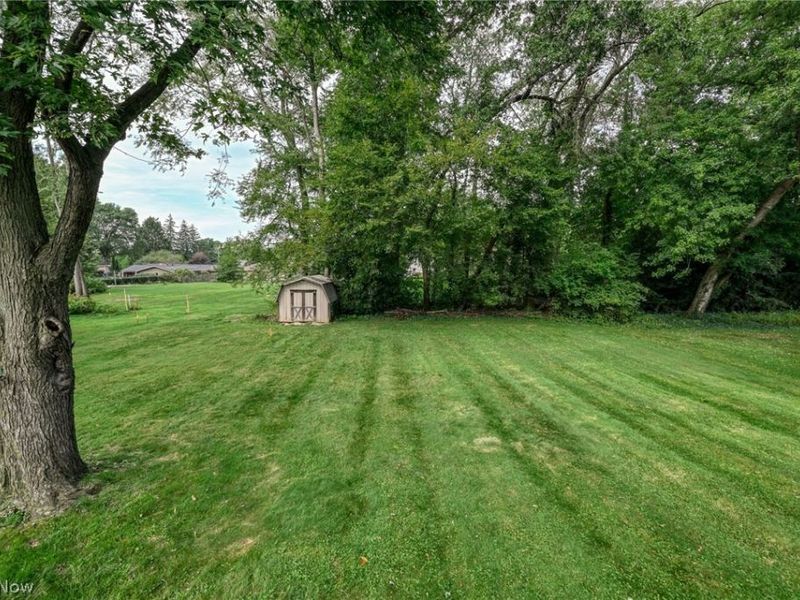 5665 Echodell Avenue NW, North Canton, OH 44720 Photo 28